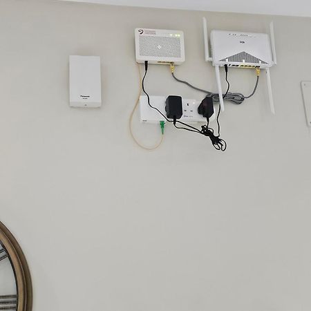 الشقق الفاخرة Modern Apartments Of 3 Bedrooms 5 Minutes To Haram 麦地那 外观 照片