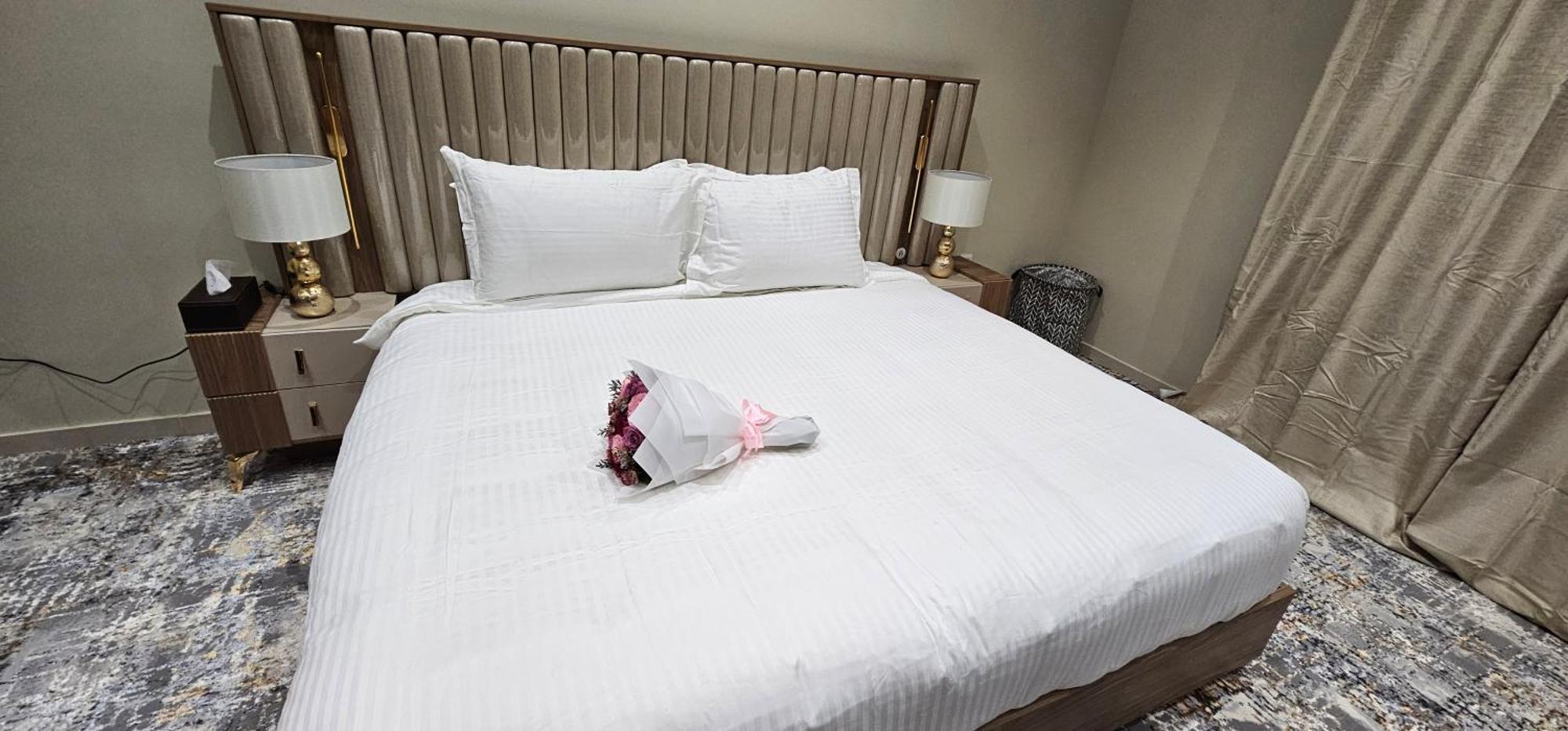 الشقق الفاخرة Modern Apartments Of 3 Bedrooms 5 Minutes To Haram 麦地那 外观 照片