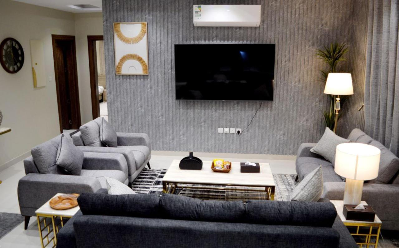 الشقق الفاخرة Modern Apartments Of 3 Bedrooms 5 Minutes To Haram 麦地那 外观 照片