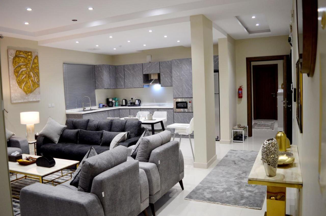 الشقق الفاخرة Modern Apartments Of 3 Bedrooms 5 Minutes To Haram 麦地那 外观 照片