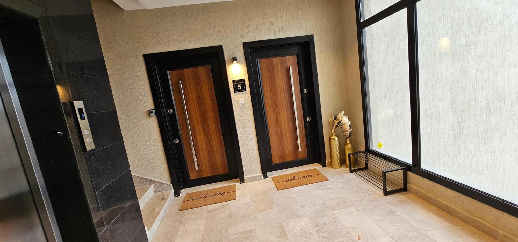 الشقق الفاخرة Modern Apartments Of 3 Bedrooms 5 Minutes To Haram 麦地那 外观 照片