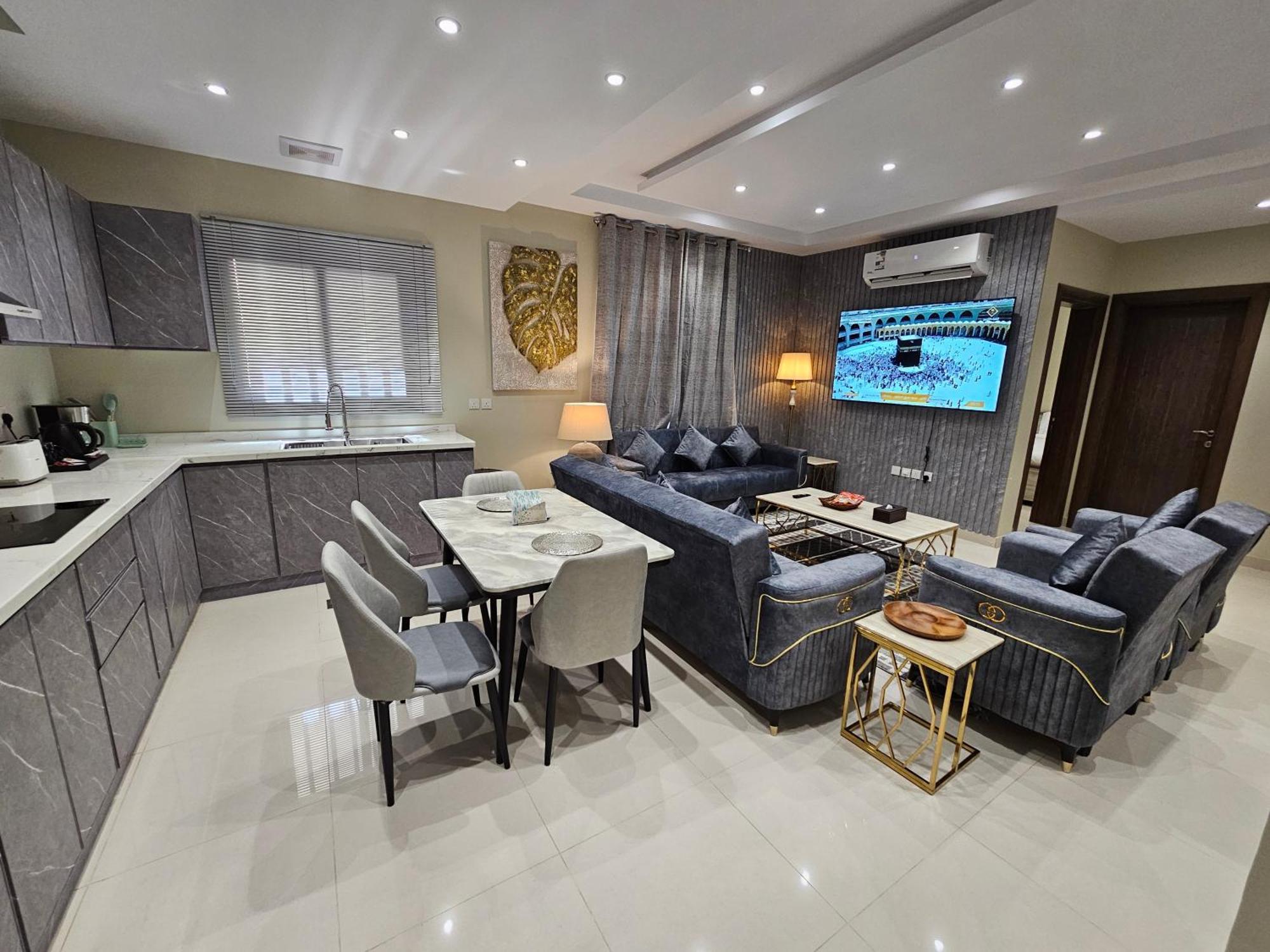 الشقق الفاخرة Modern Apartments Of 3 Bedrooms 5 Minutes To Haram 麦地那 外观 照片